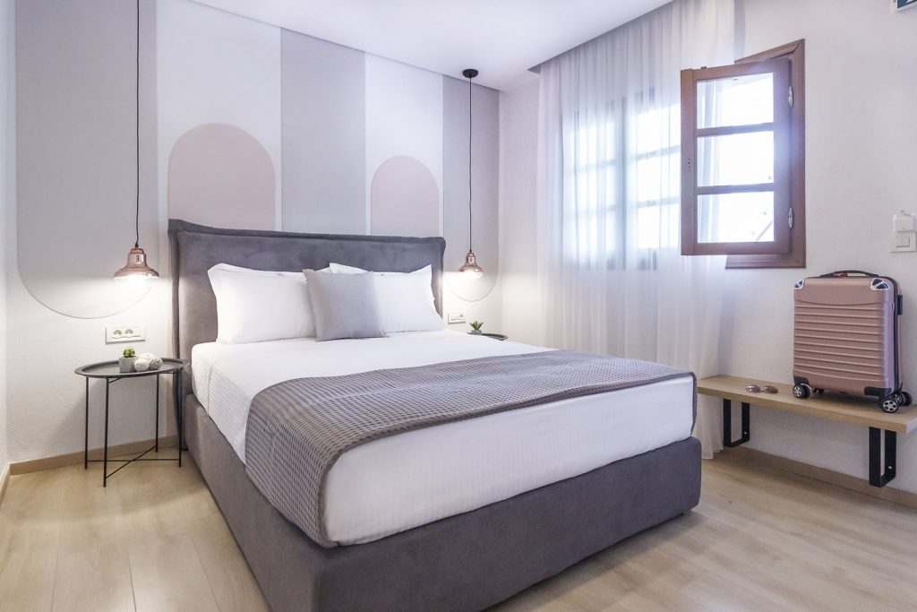 economy-room-9luxuryrooms-1