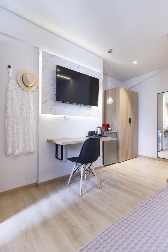 economy-room-9luxuryrooms-4